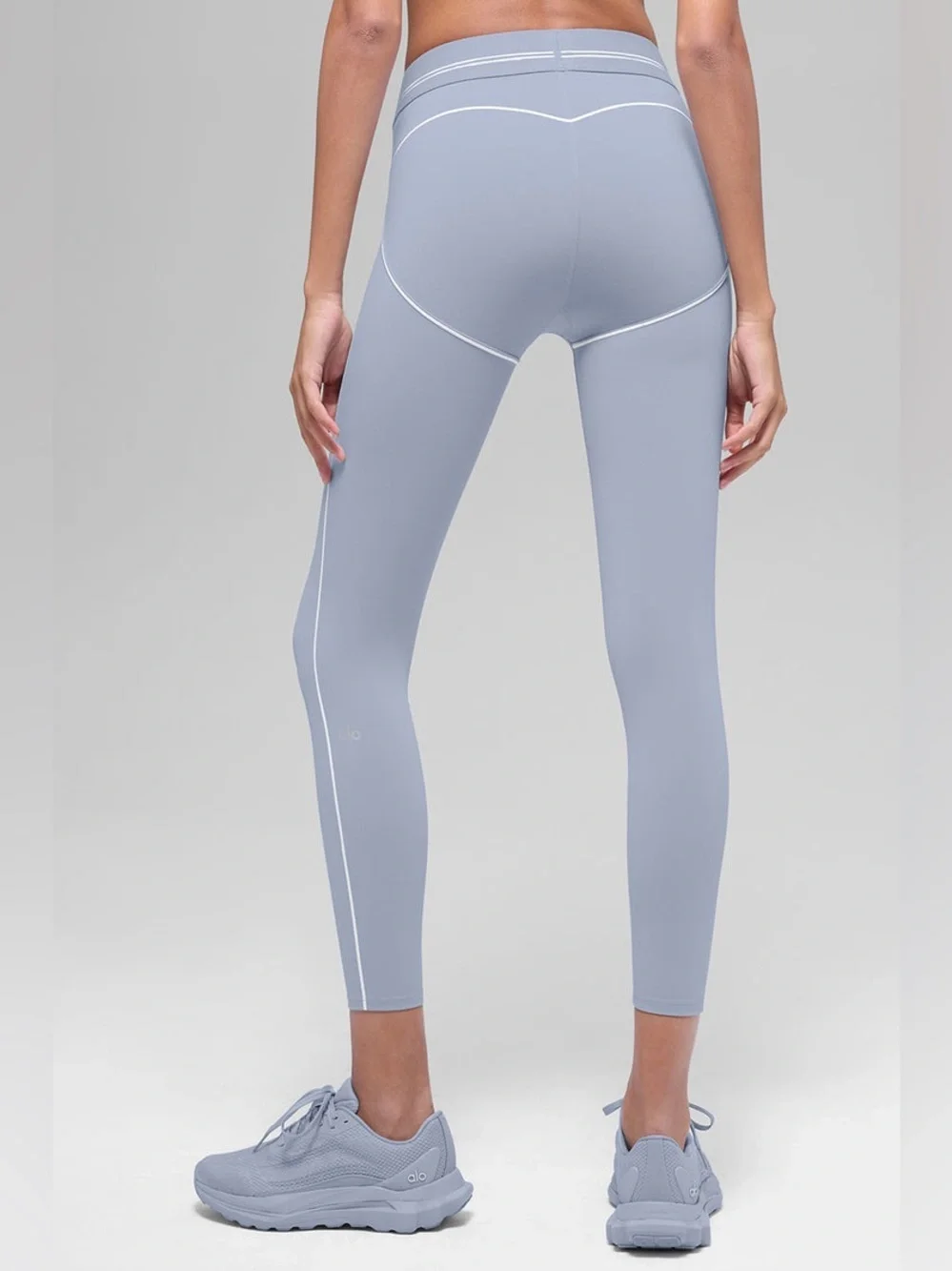 Alo Yoga Airbrush High Waist Heart Throb Leggings Winter Frost Blue Medium EUC